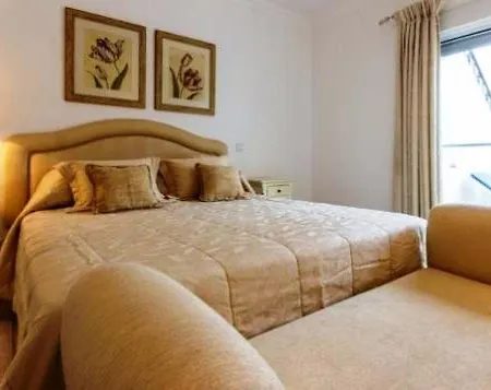 Vale Do Garrao Sleeps 4 Pool Air Con Wifi ואלה דה לובו