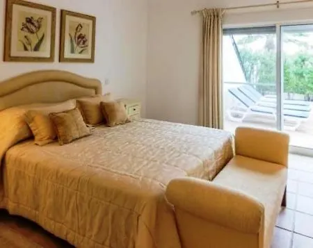Vale Do Garrao Sleeps 4 Pool Air Con Wifi ואלה דה לובו