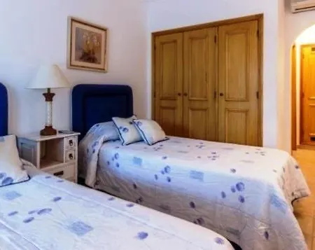 Vale Do Garrao Sleeps 4 Pool Air Con Wifi